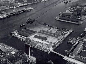 Københavns inderhavn   Christiansholms Ø, den danske presses fællesindkøb 1949.jpg